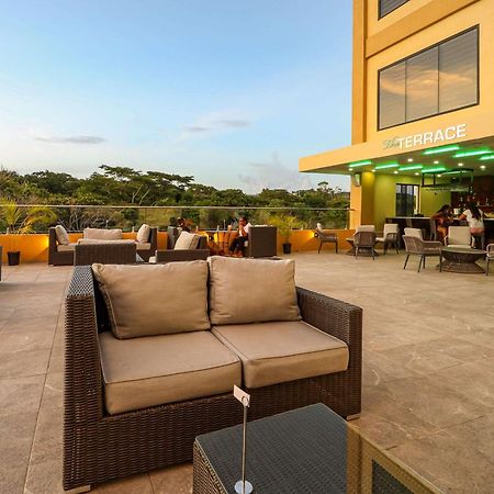 Comfort Inn & Suites Tobago Signal Hill Экстерьер фото