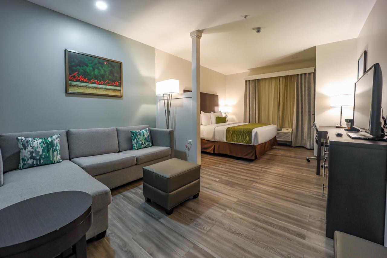Comfort Inn & Suites Tobago Signal Hill Экстерьер фото