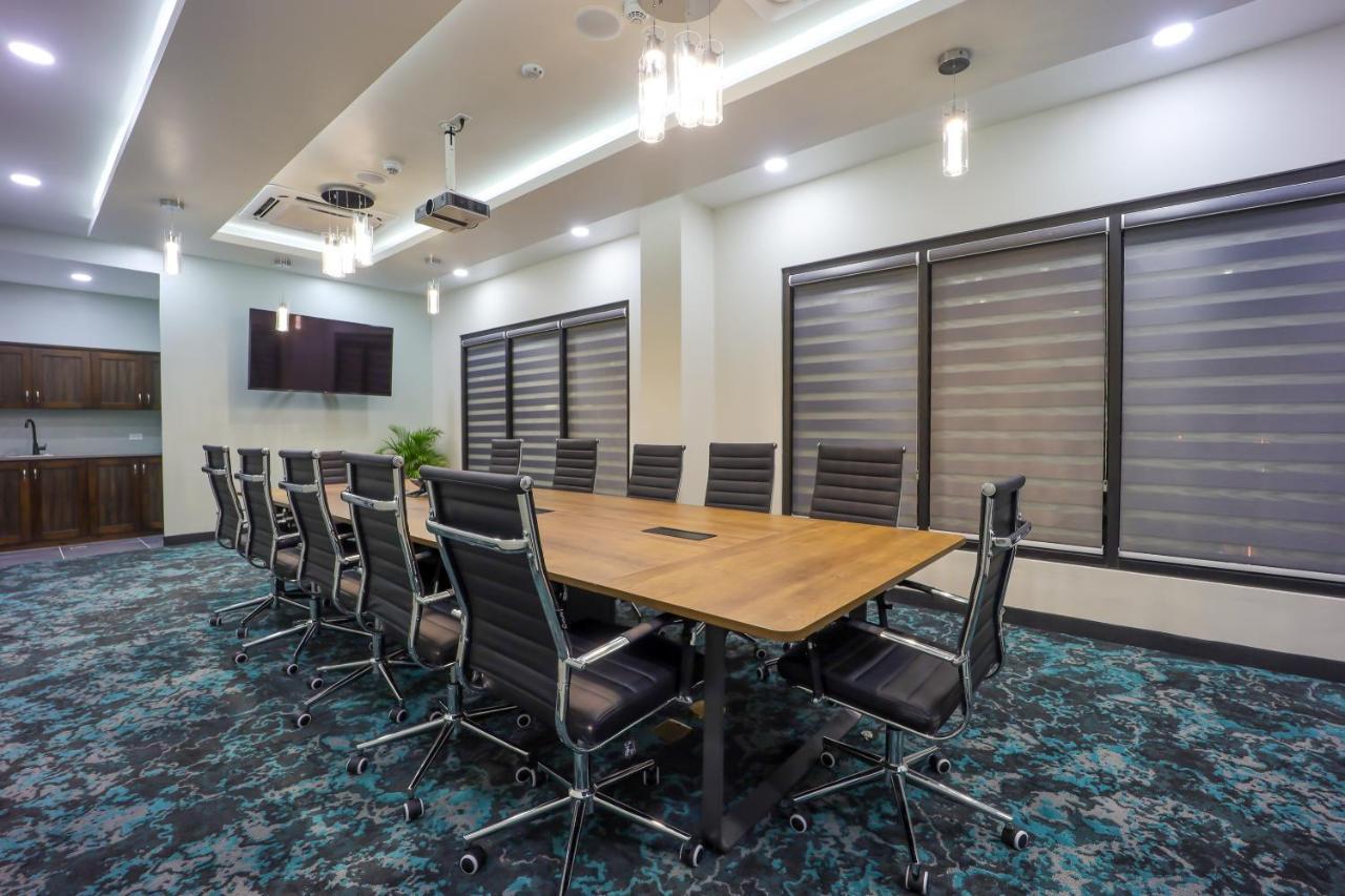 Comfort Inn & Suites Tobago Signal Hill Экстерьер фото
