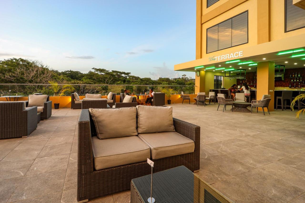 Comfort Inn & Suites Tobago Signal Hill Экстерьер фото