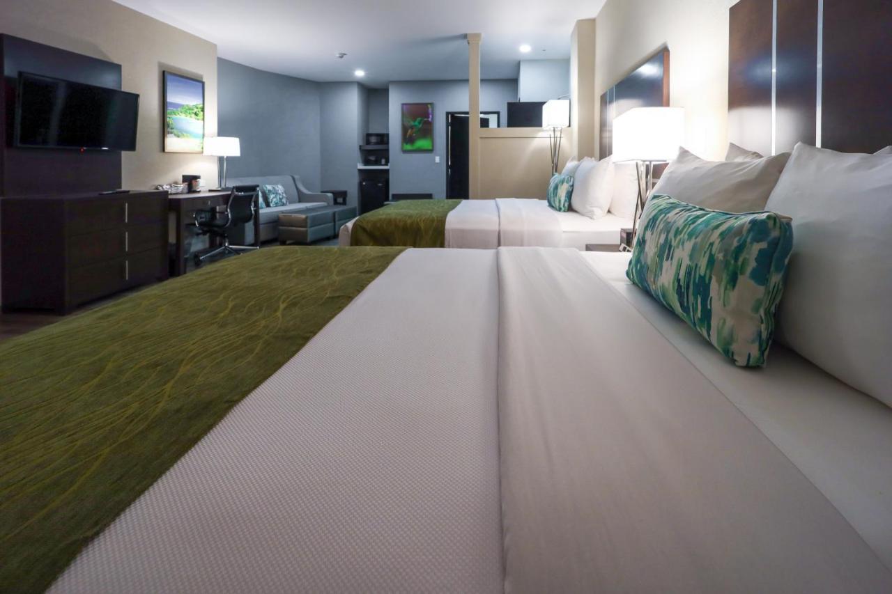 Comfort Inn & Suites Tobago Signal Hill Экстерьер фото