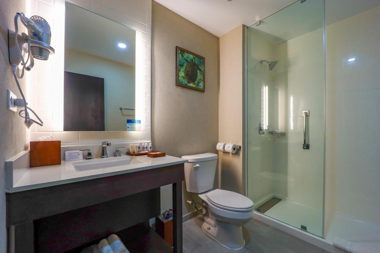 Comfort Inn & Suites Tobago Signal Hill Экстерьер фото