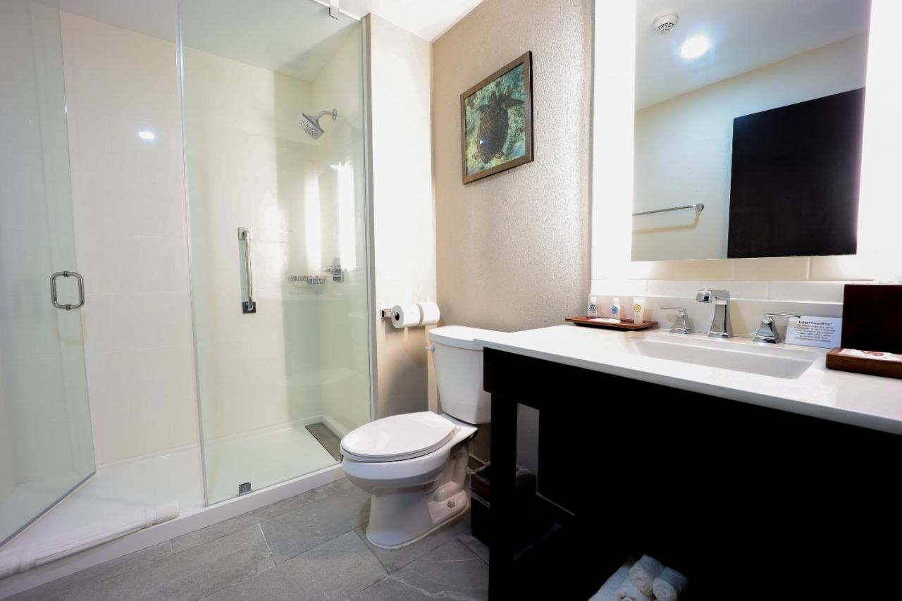 Comfort Inn & Suites Tobago Signal Hill Экстерьер фото