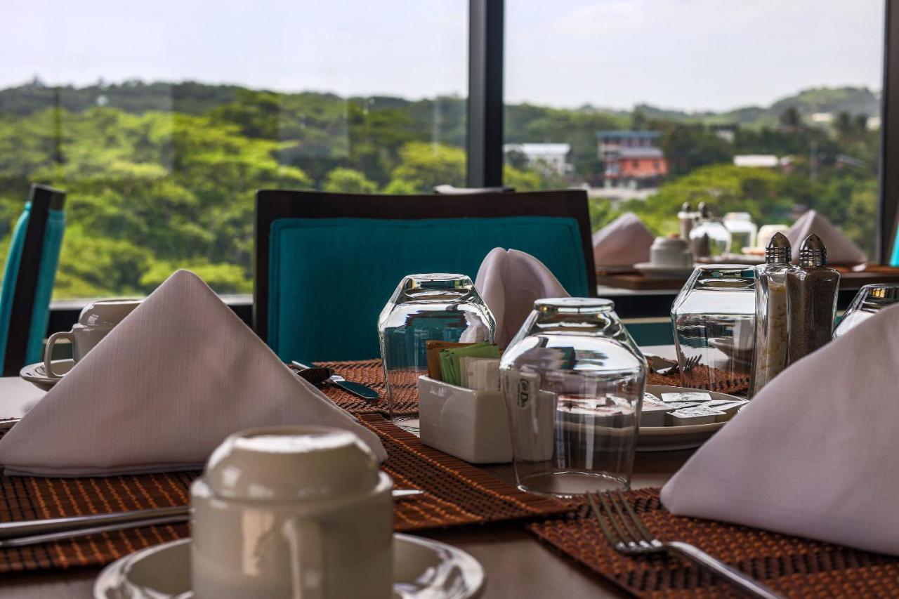 Comfort Inn & Suites Tobago Signal Hill Экстерьер фото
