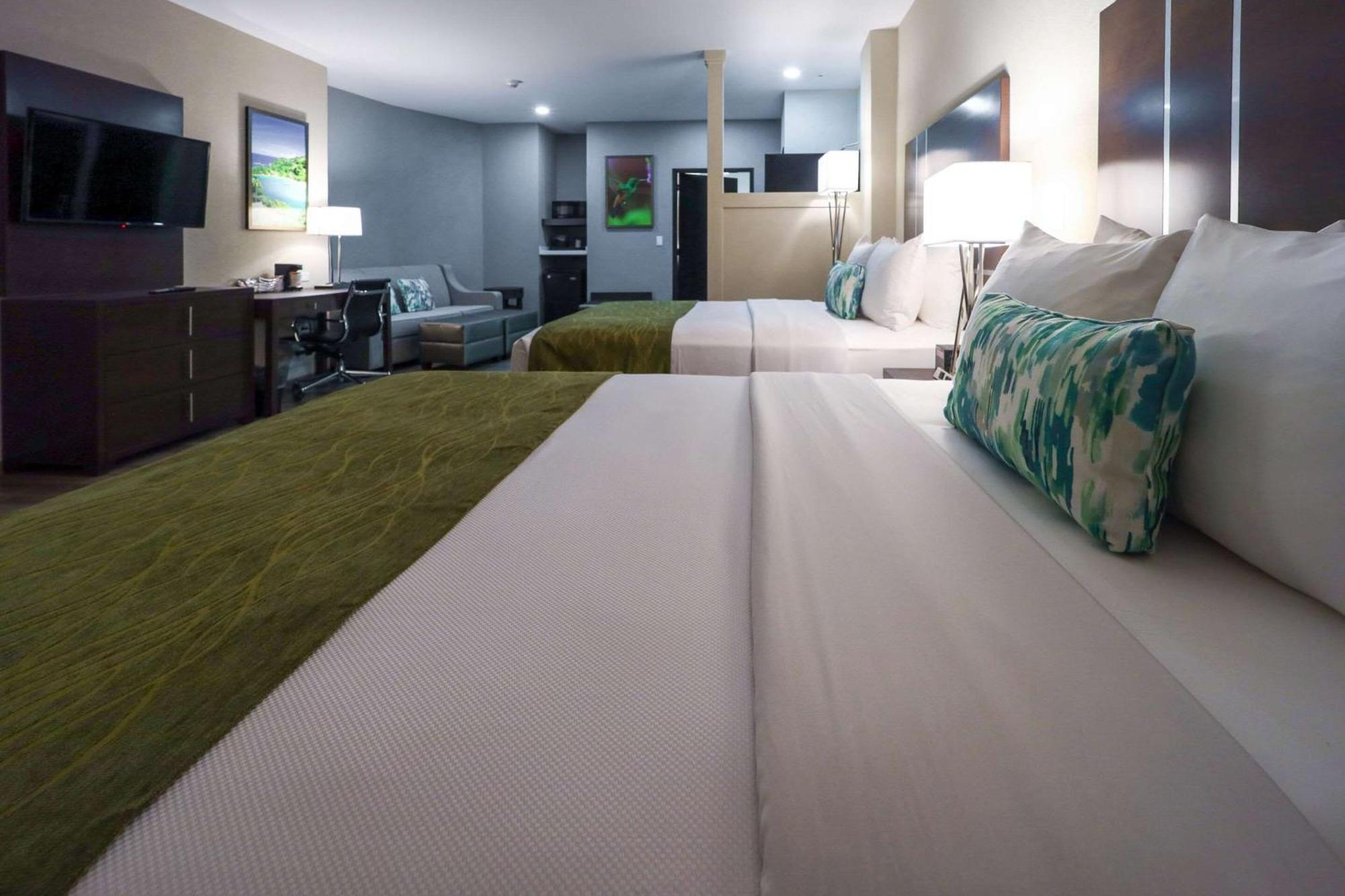 Comfort Inn & Suites Tobago Signal Hill Экстерьер фото