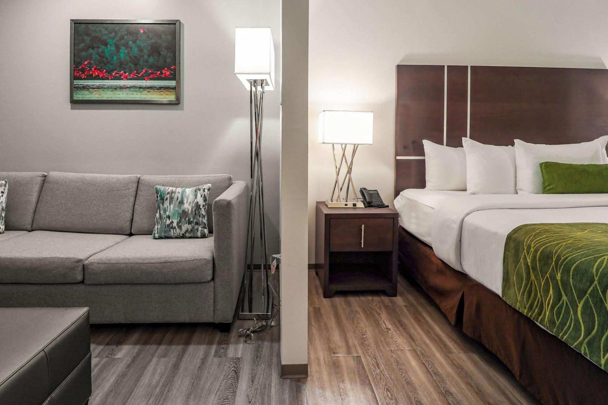 Comfort Inn & Suites Tobago Signal Hill Экстерьер фото